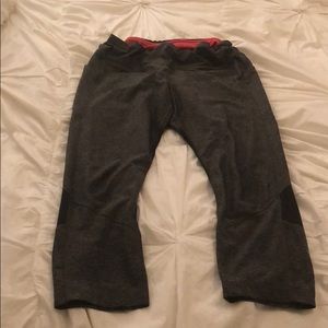 Lululemon grey capri leggings